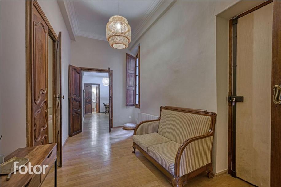Superbe Appartement 95M2 Proche Arenes- Parking Offert Nîmes Kültér fotó
